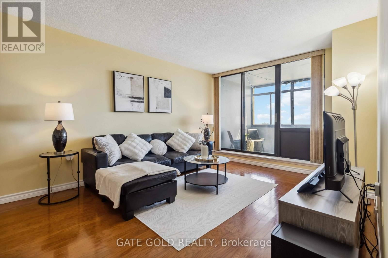 2510 - 18 KNIGHTSBRIDGE ROAD Image 13