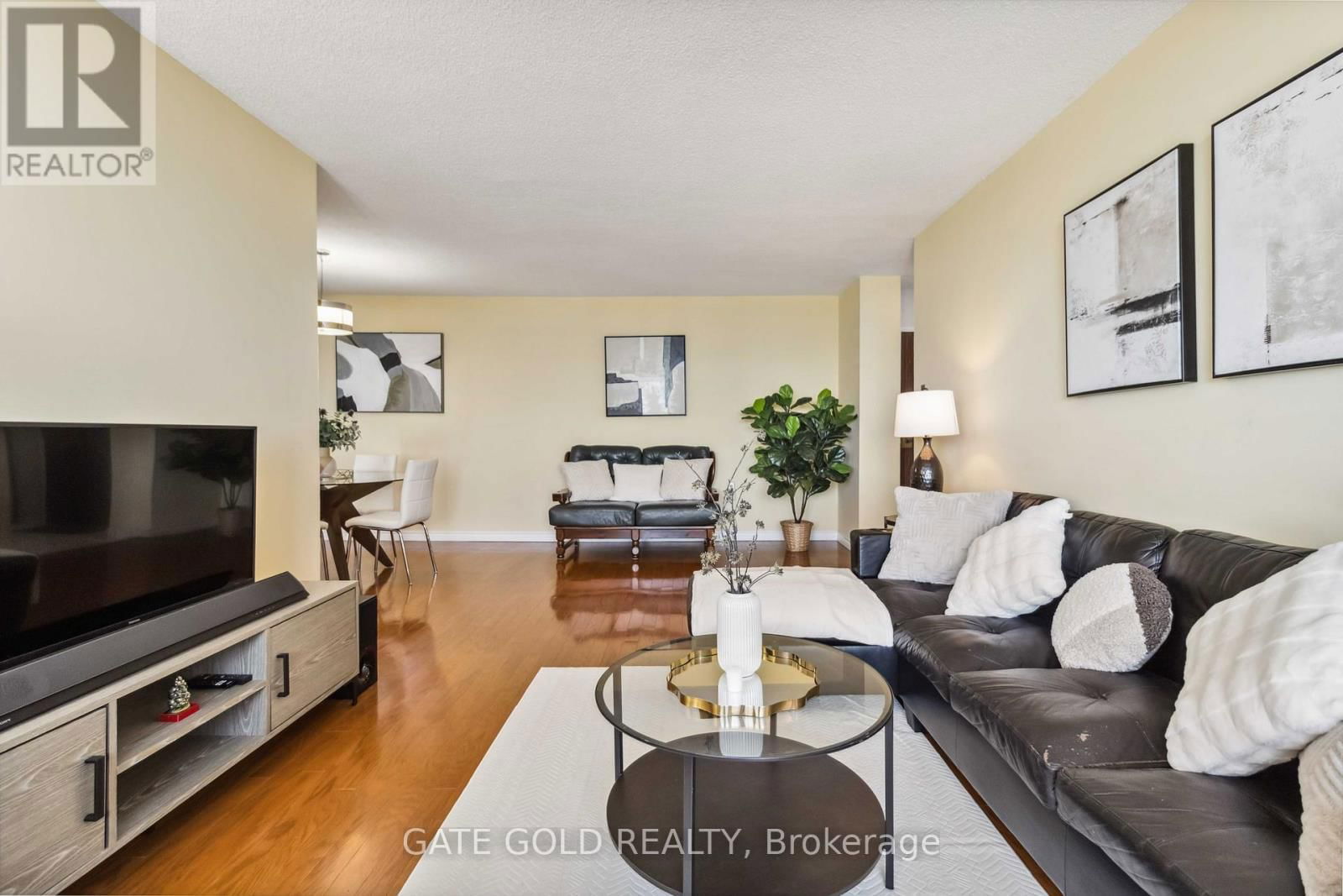 2510 - 18 KNIGHTSBRIDGE ROAD Image 15