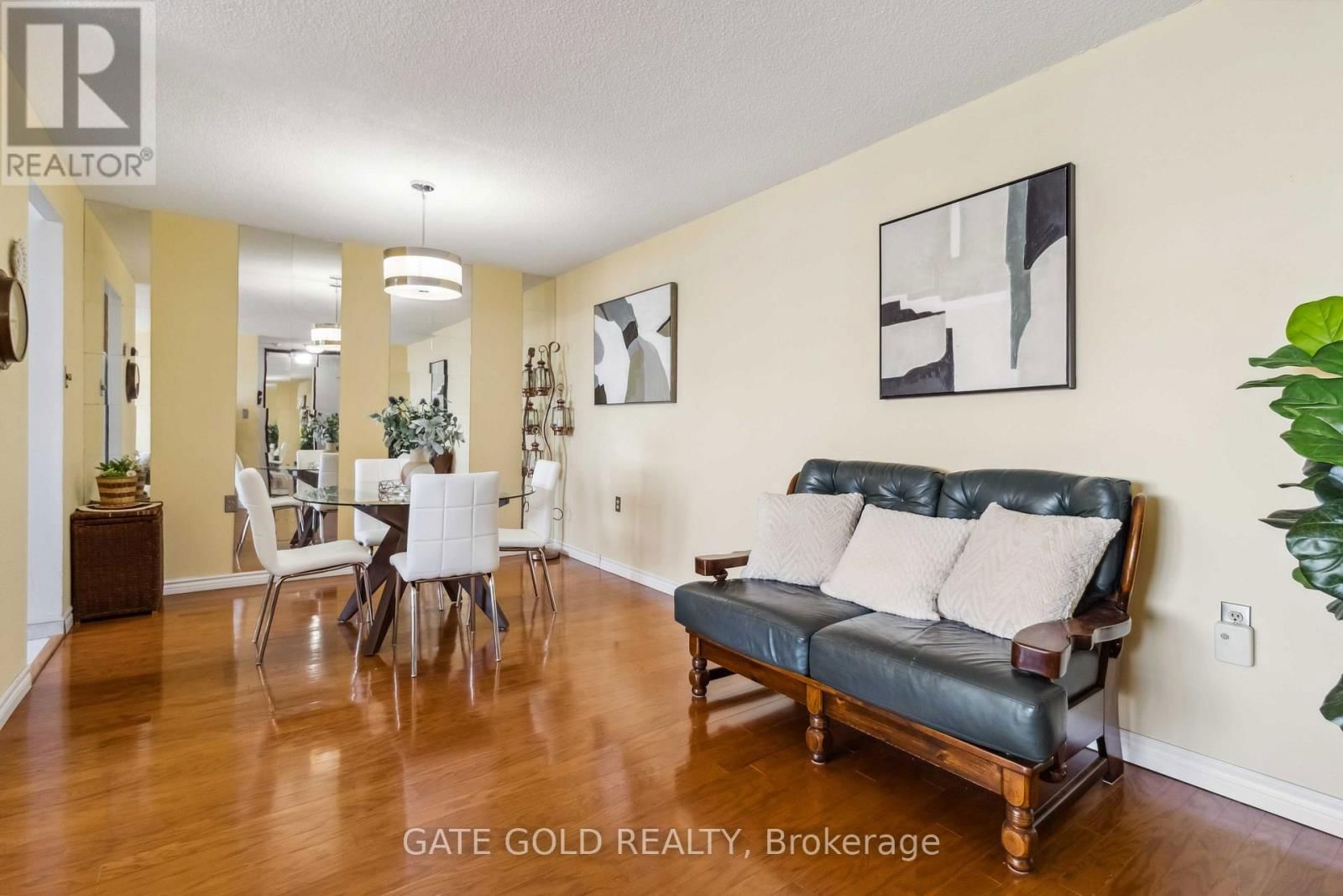 2510 - 18 KNIGHTSBRIDGE ROAD Image 16