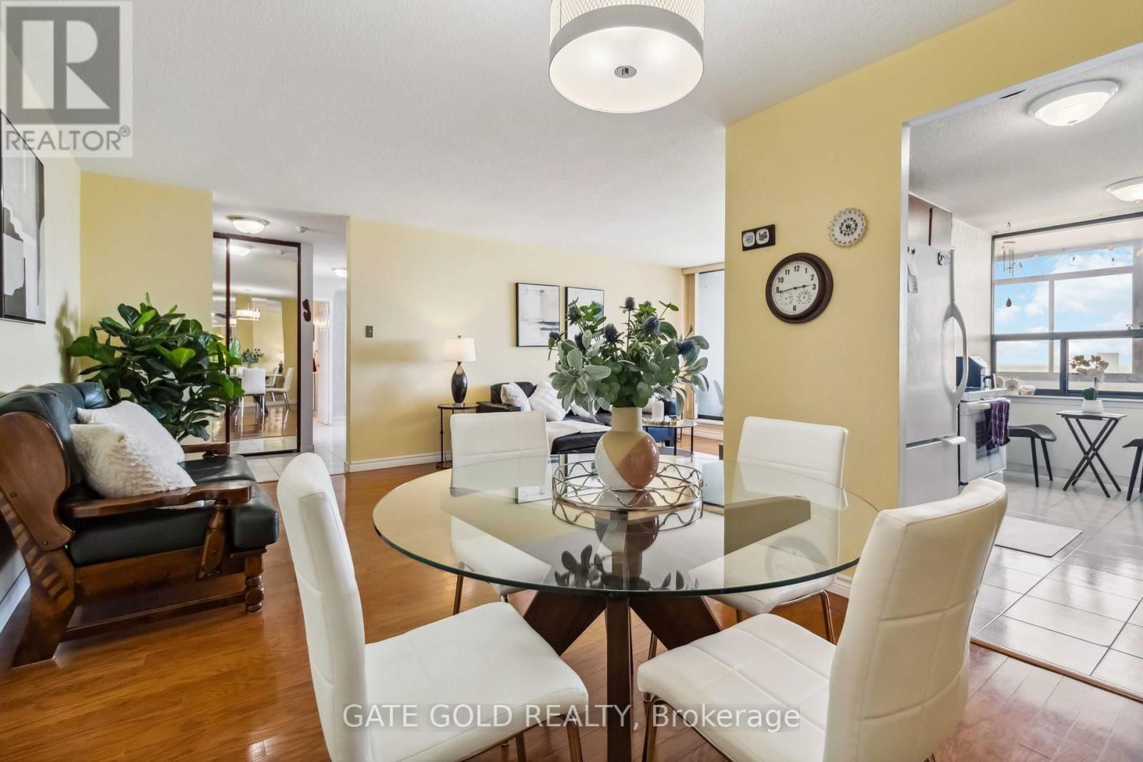 2510 - 18 KNIGHTSBRIDGE ROAD Image 17