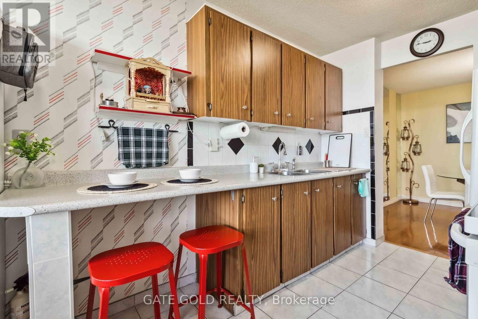 2510 - 18 KNIGHTSBRIDGE ROAD Image 21