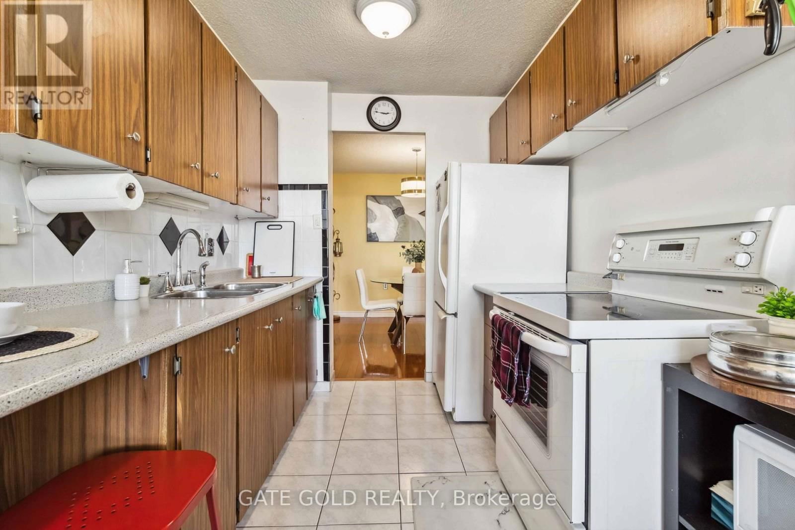 2510 - 18 KNIGHTSBRIDGE ROAD Image 23