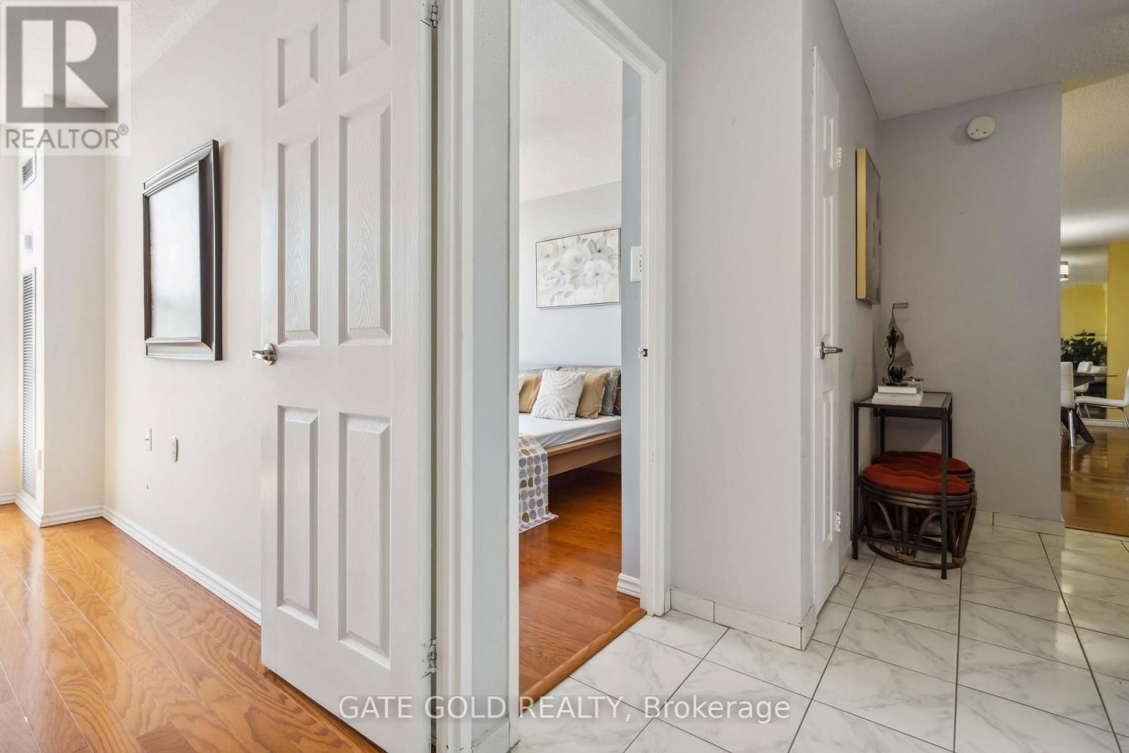 2510 - 18 KNIGHTSBRIDGE ROAD Image 24