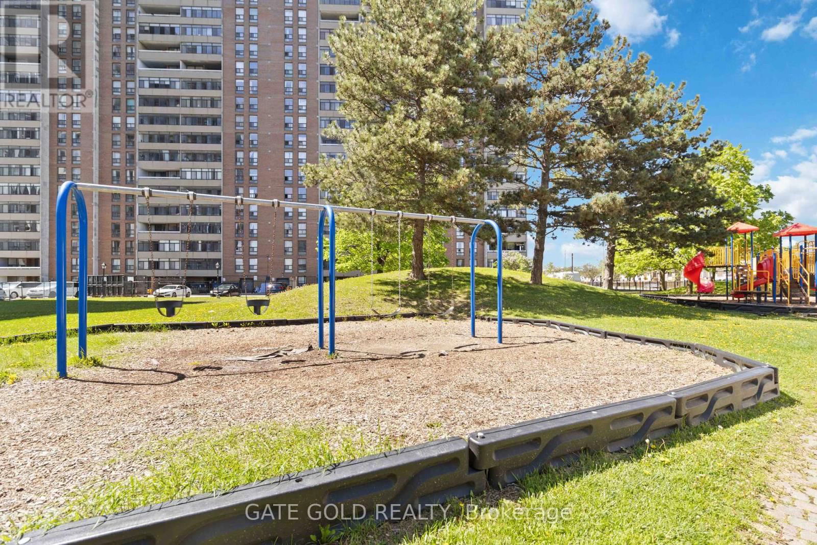 2510 - 18 KNIGHTSBRIDGE ROAD Image 34
