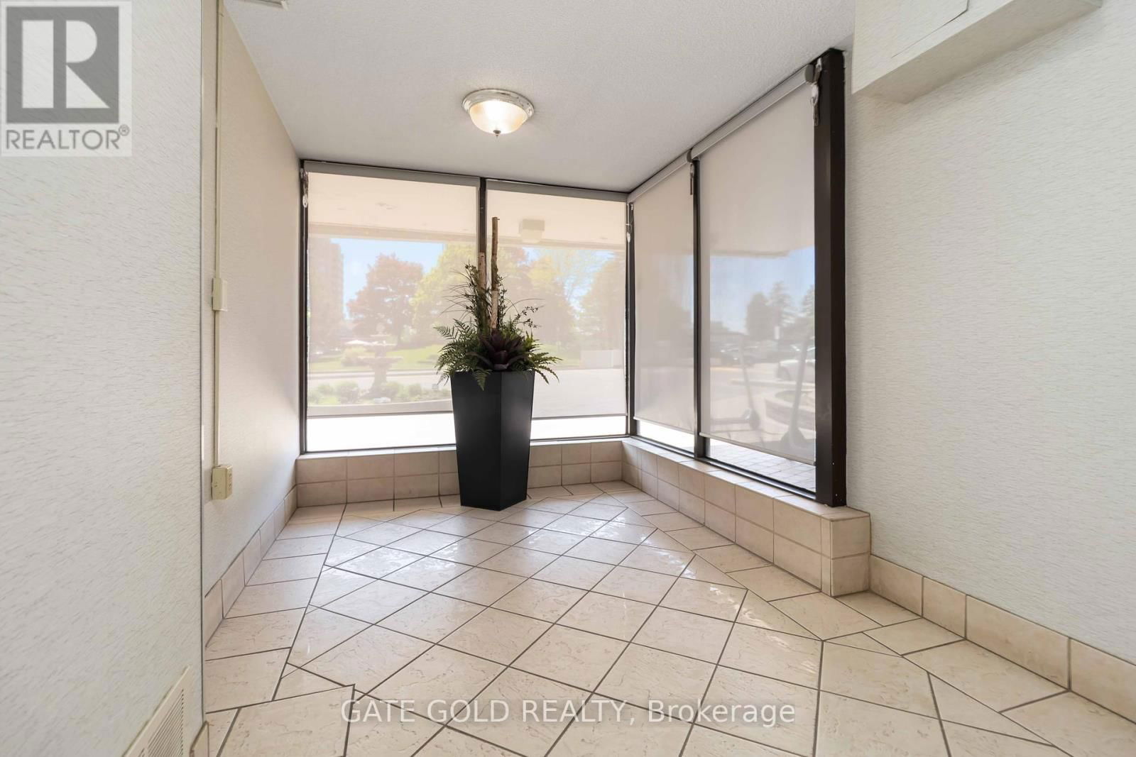 2510 - 18 KNIGHTSBRIDGE ROAD Image 8