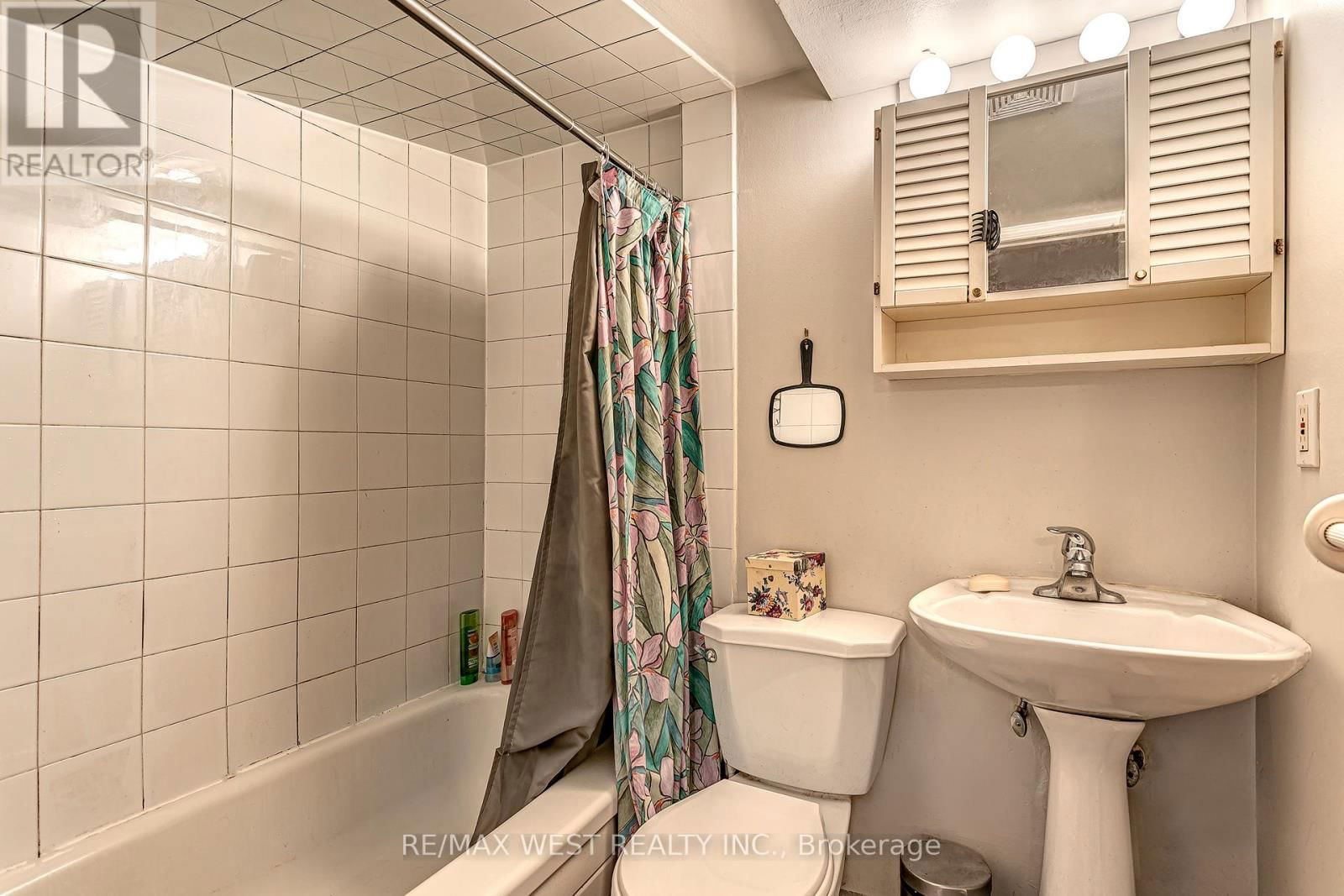 2 - 187 HIGH PARK AVENUE Image 13