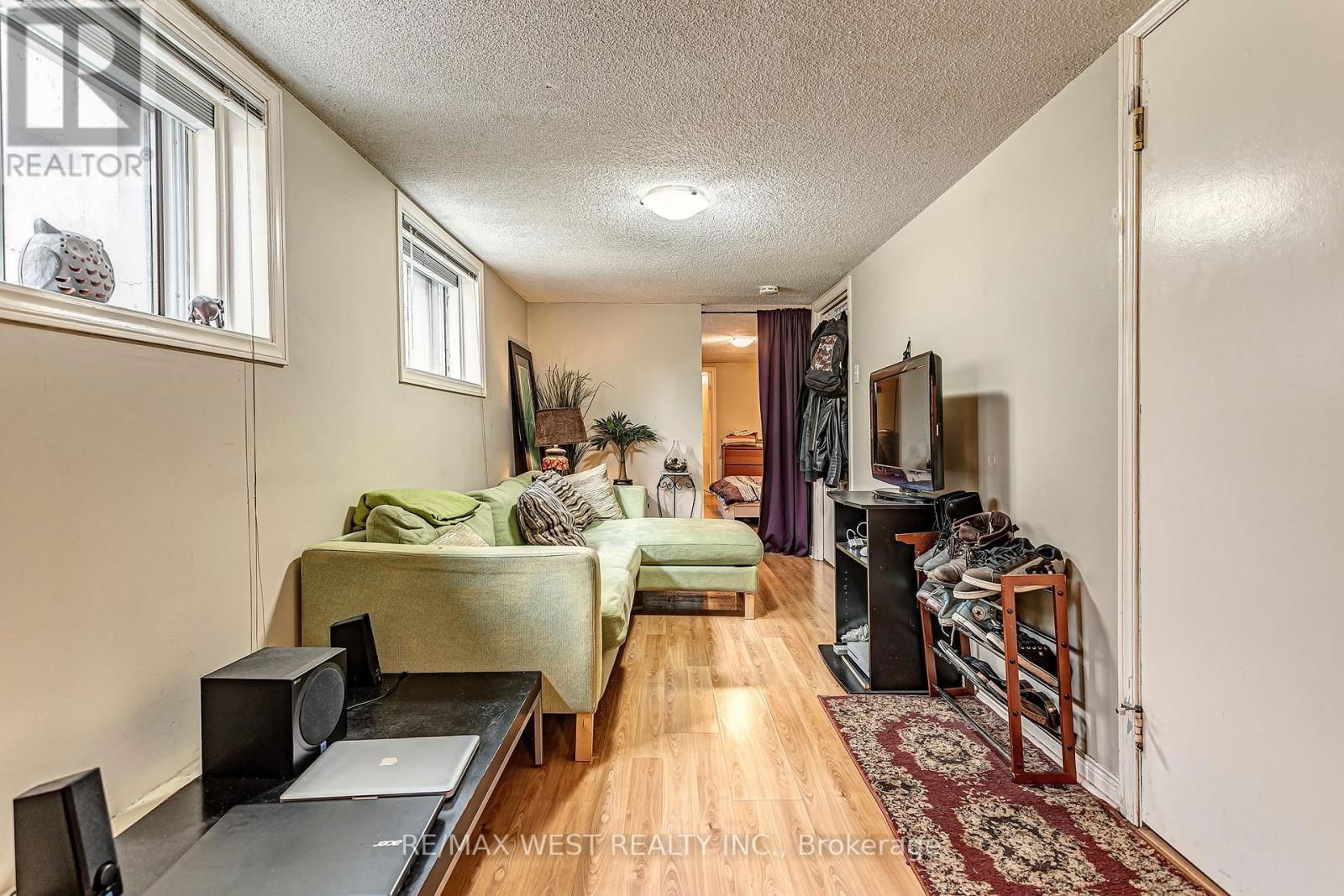 2 - 187 HIGH PARK AVENUE Image 3