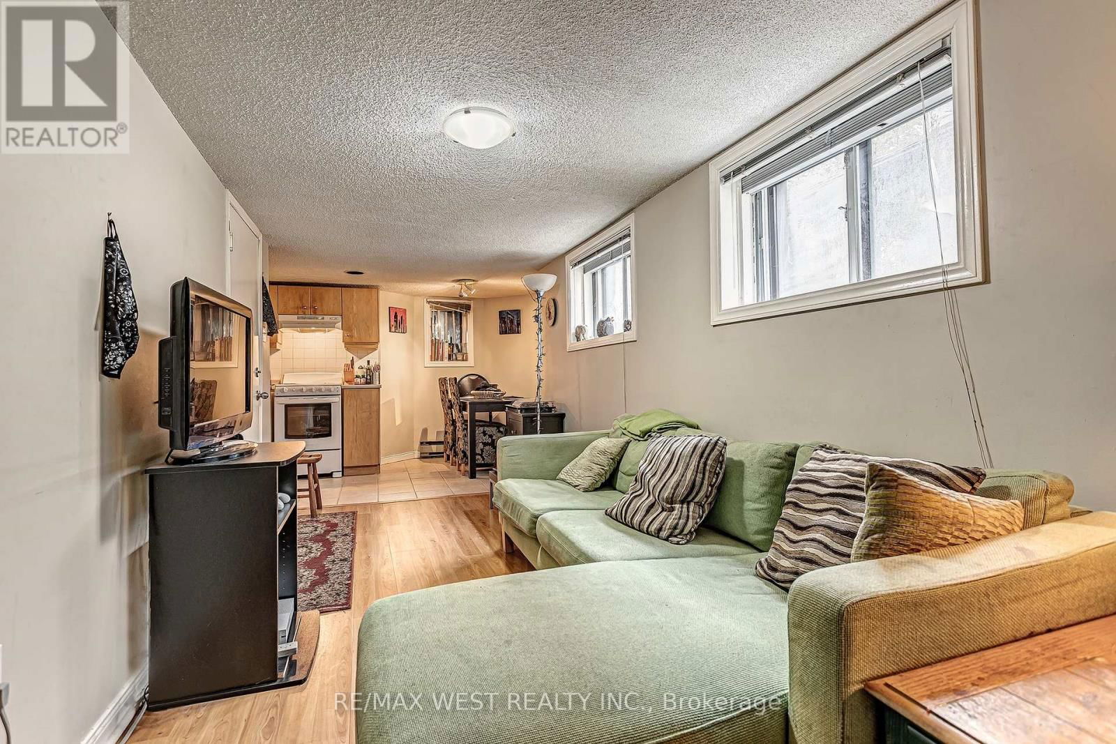 2 - 187 HIGH PARK AVENUE Image 7