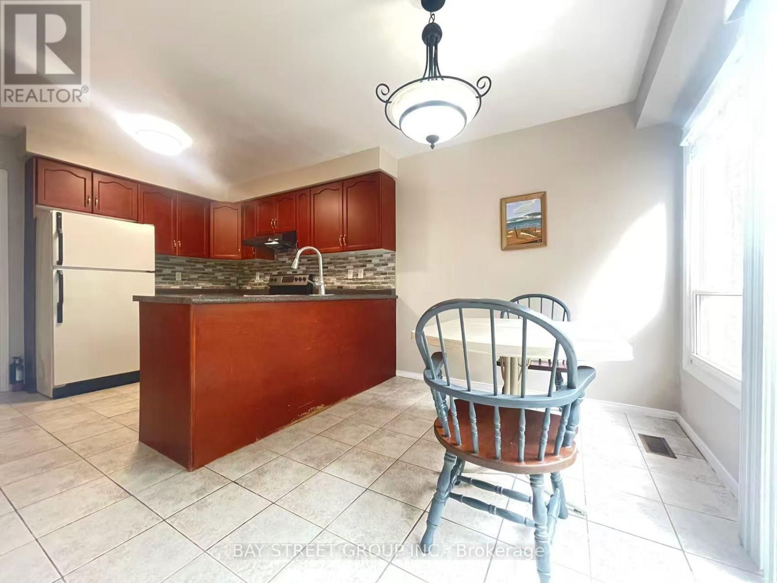 5751 PRAIRIE CIRCLE Image 4