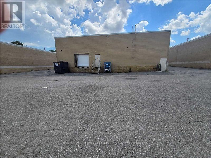 1611 COURTNEYPARK DRIVE EAST Image 10