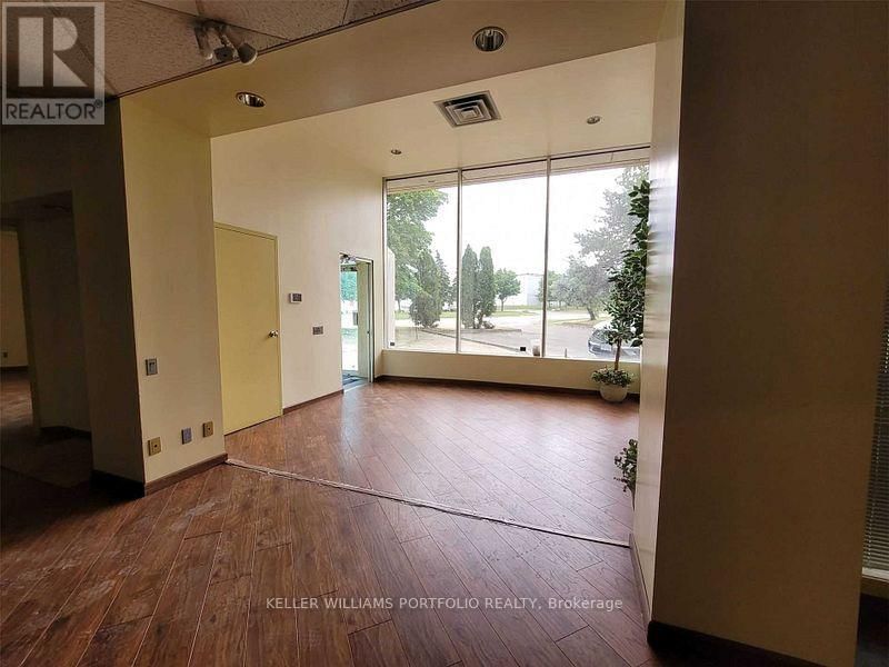 1611 COURTNEYPARK DRIVE EAST Image 2