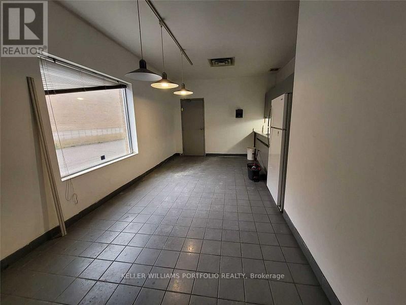 1611 COURTNEYPARK DRIVE EAST Image 5