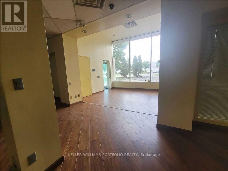 1611 COURTNEYPARK DRIVE EAST Image 9