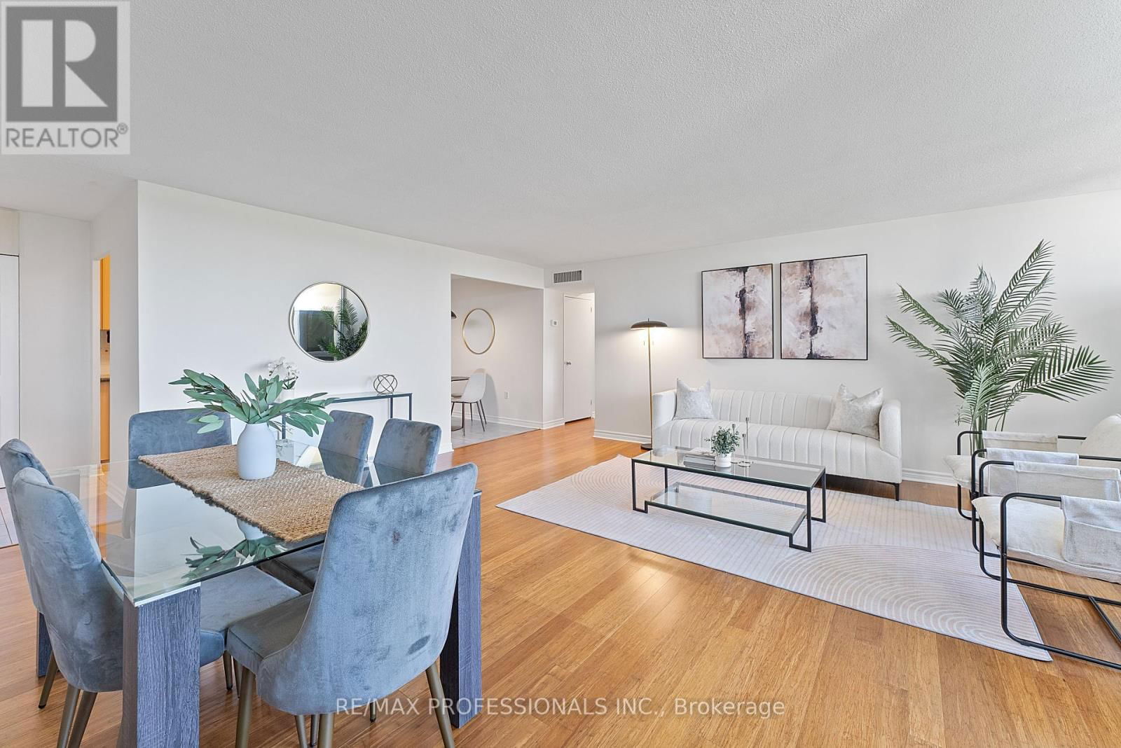 1012 - 61 RICHVIEW ROAD Image 11