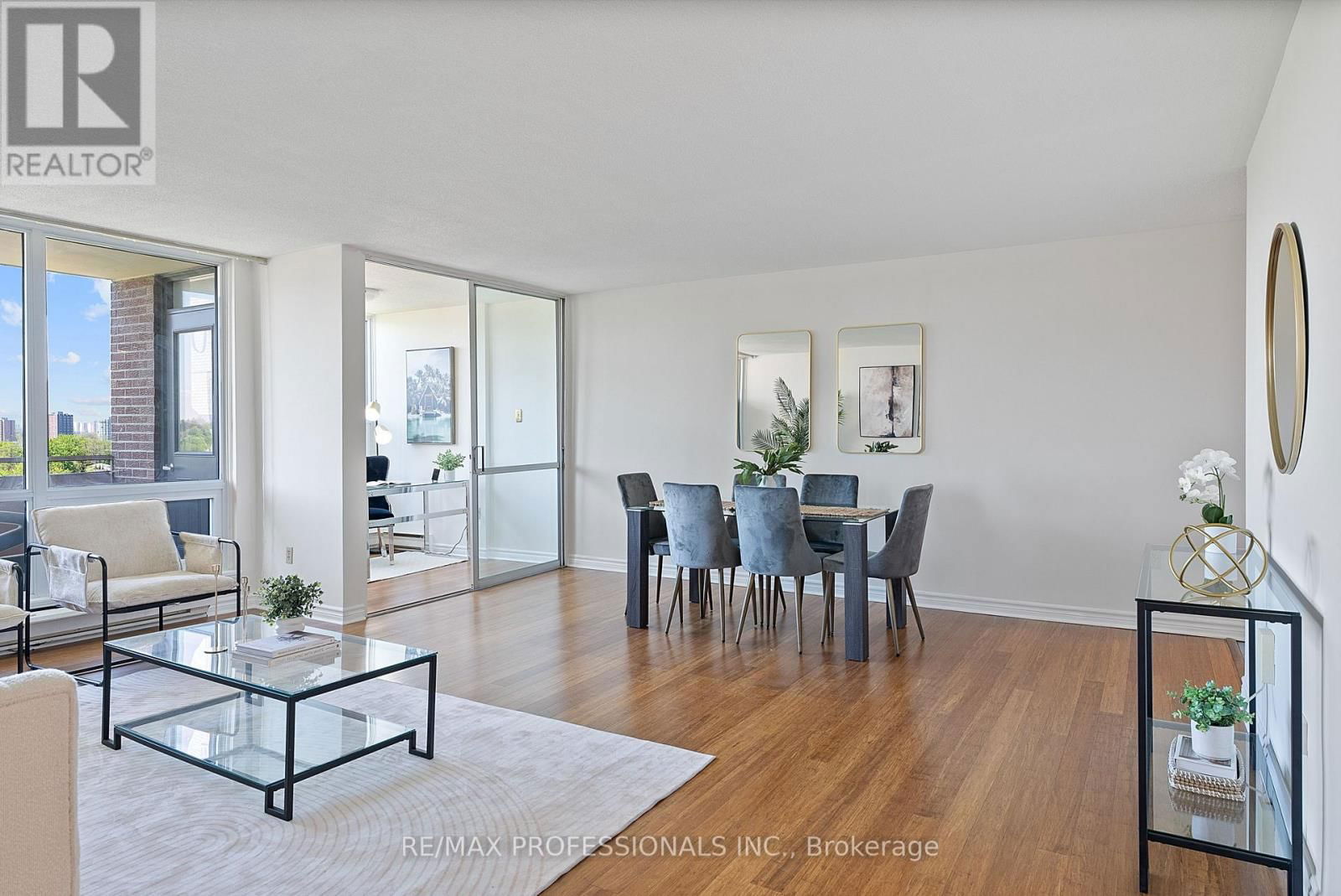 1012 - 61 RICHVIEW ROAD Image 12