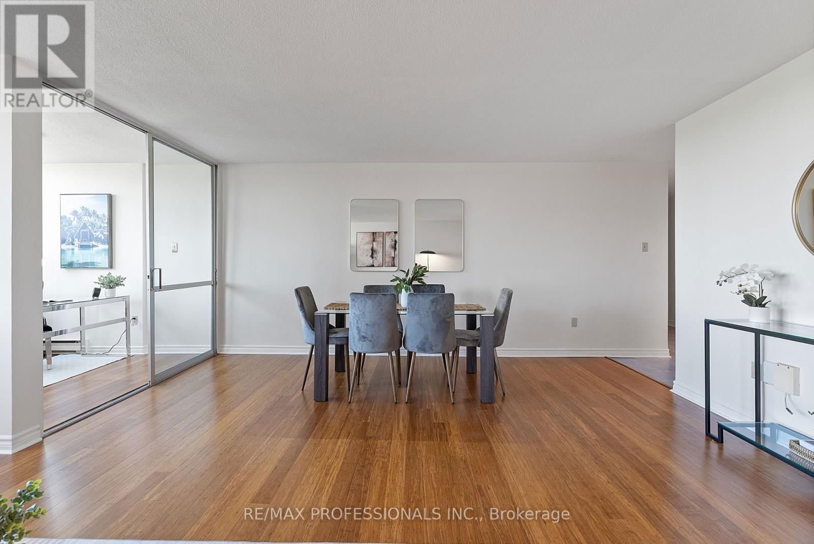 1012 - 61 RICHVIEW ROAD Image 19