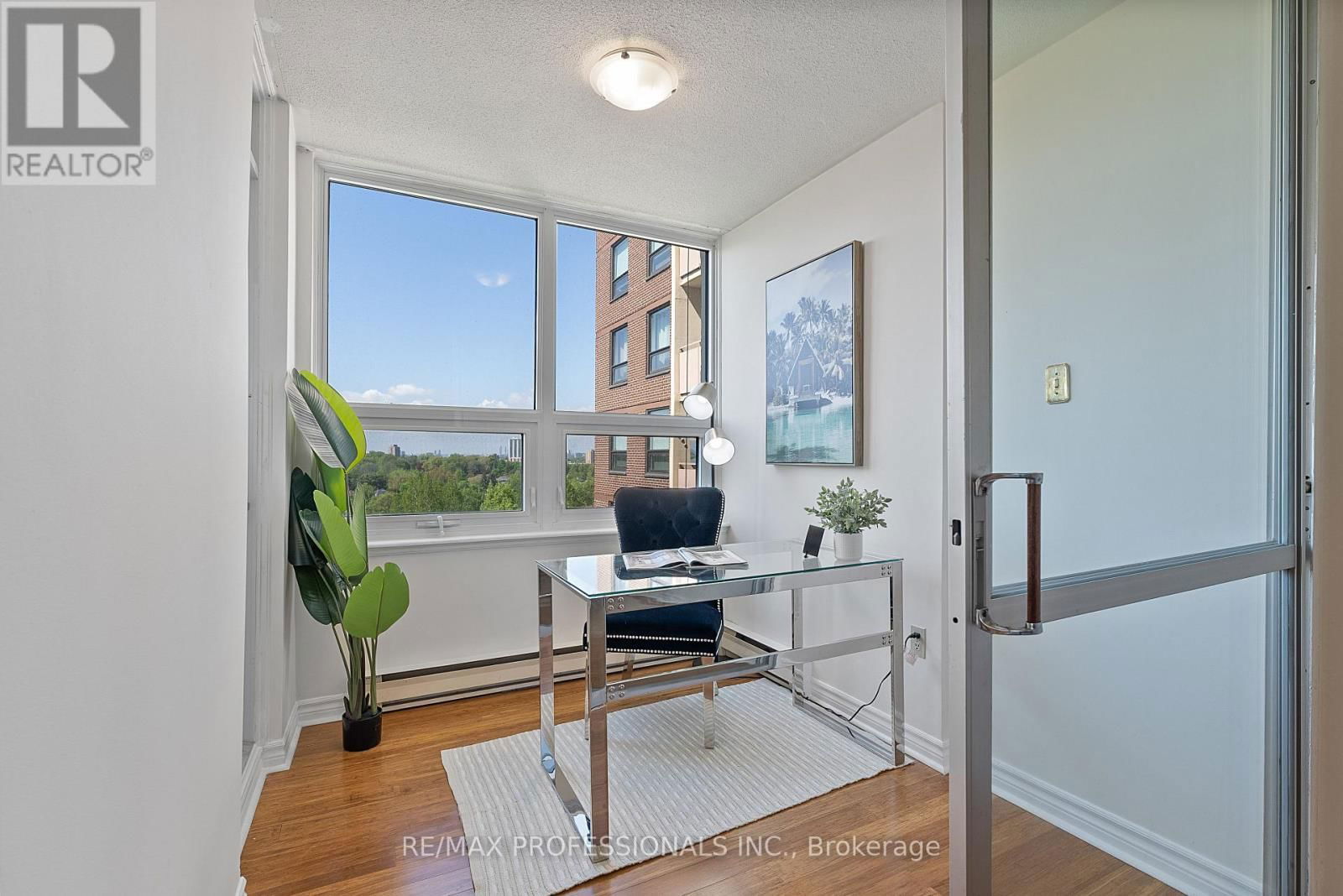 1012 - 61 RICHVIEW ROAD Image 20