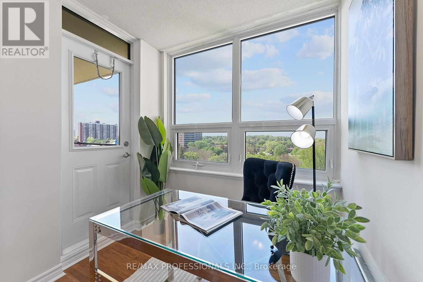 1012 - 61 RICHVIEW ROAD Image 21