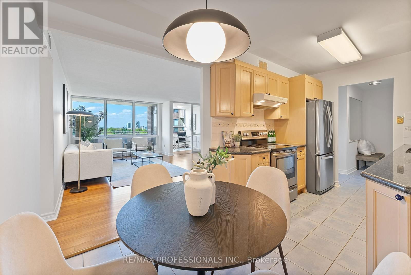 1012 - 61 RICHVIEW ROAD Image 30