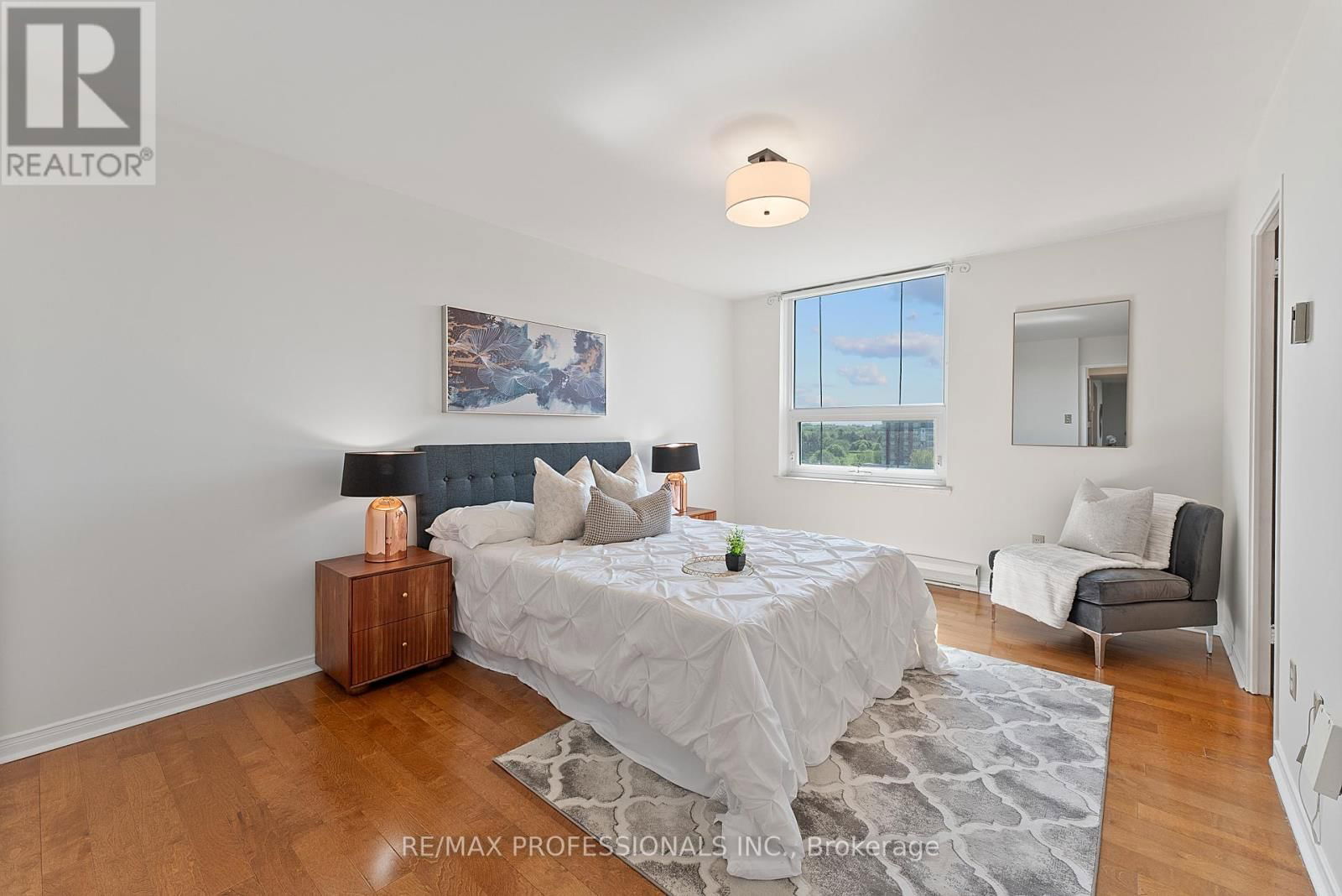 1012 - 61 RICHVIEW ROAD Image 32