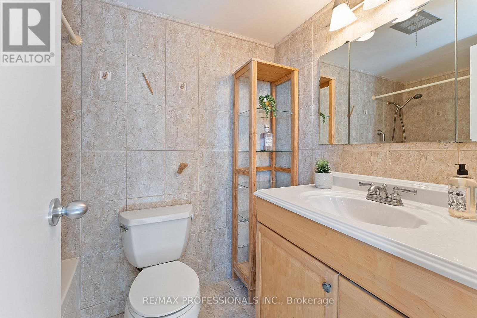 1012 - 61 RICHVIEW ROAD Image 35