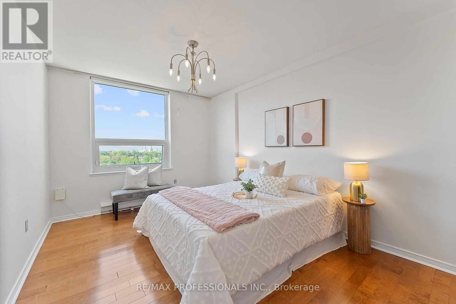 1012 - 61 RICHVIEW ROAD Image 38