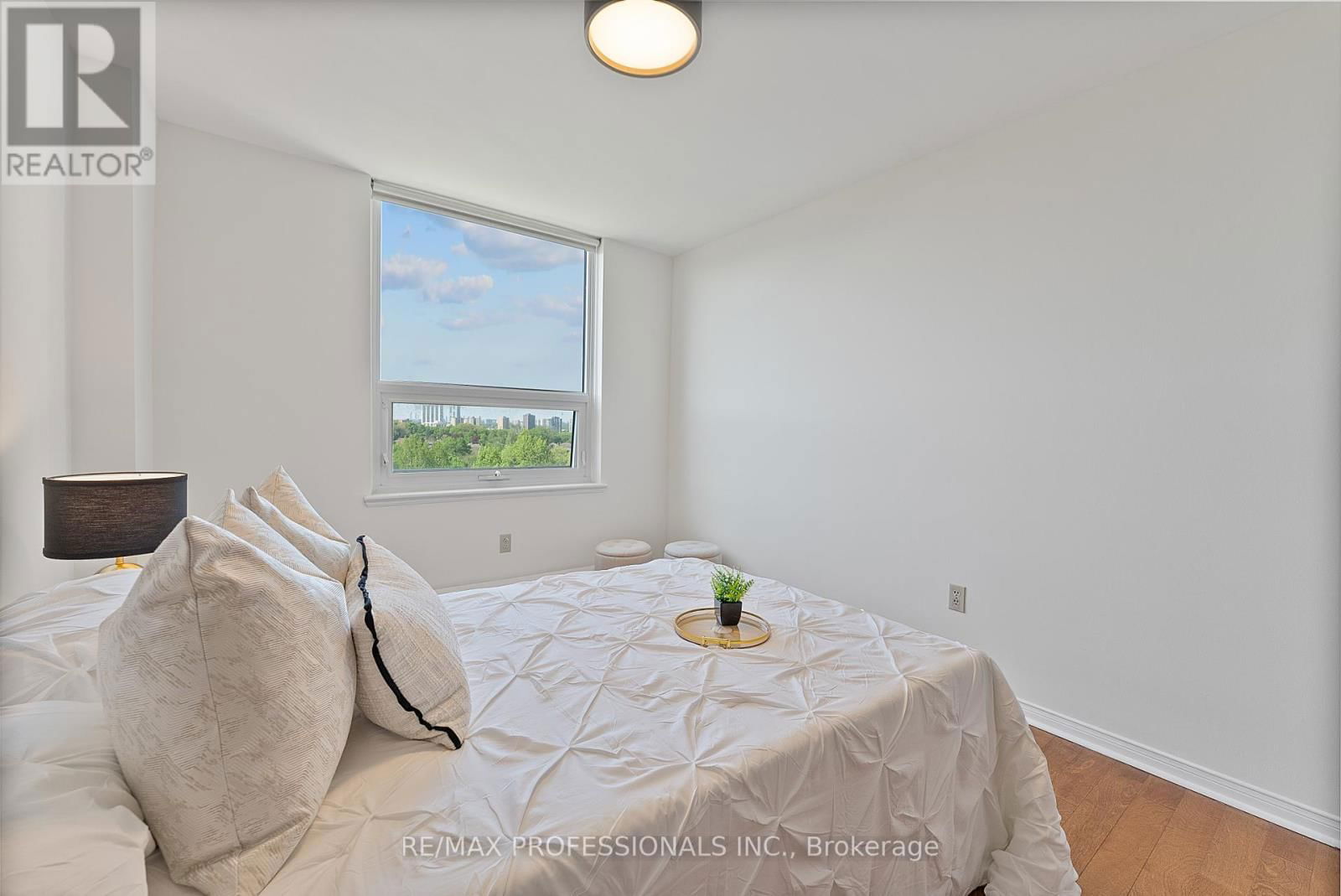 1012 - 61 RICHVIEW ROAD Image 42