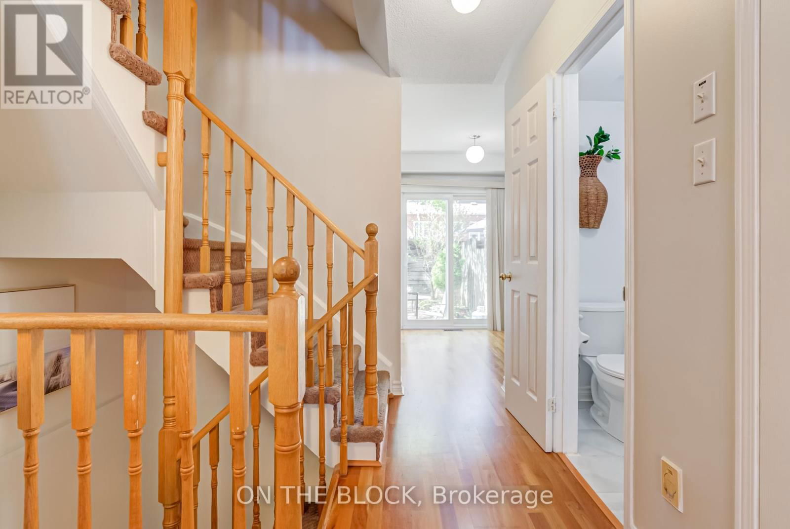 4 - 224 ROSEMOUNT AVENUE Image 13