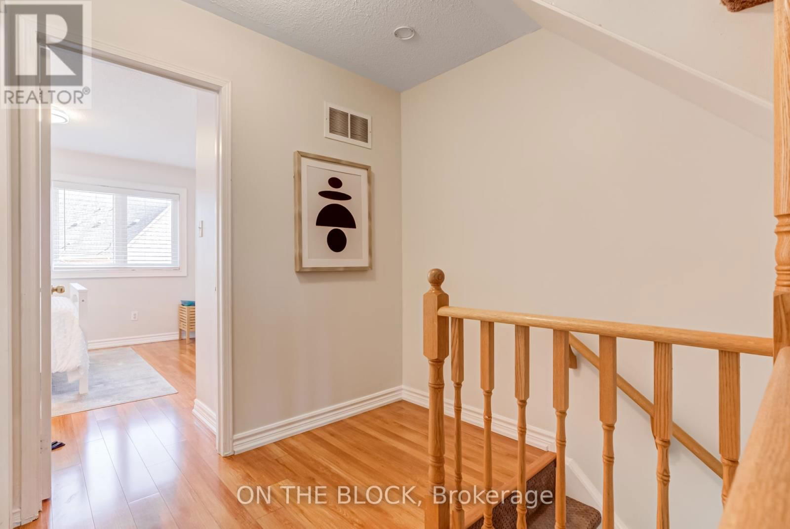 4 - 224 ROSEMOUNT AVENUE Image 14