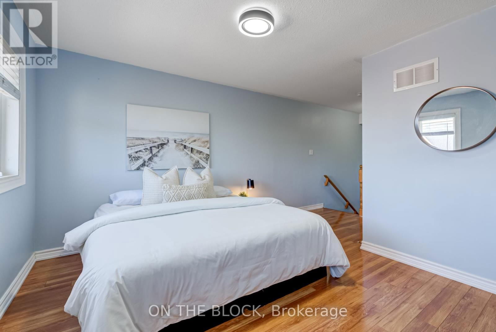 4 - 224 ROSEMOUNT AVENUE Image 15