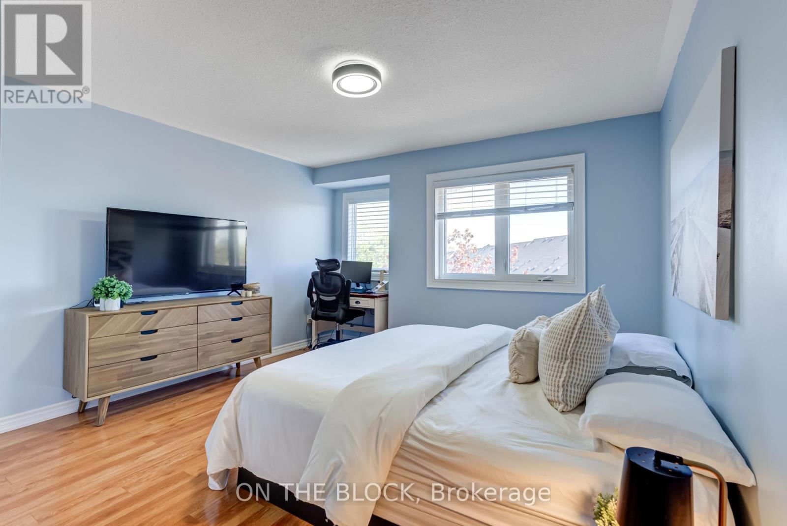 4 - 224 ROSEMOUNT AVENUE Image 16