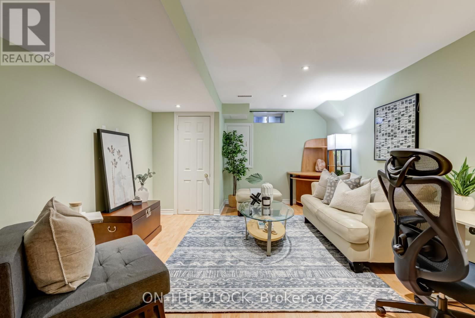 4 - 224 ROSEMOUNT AVENUE Image 27