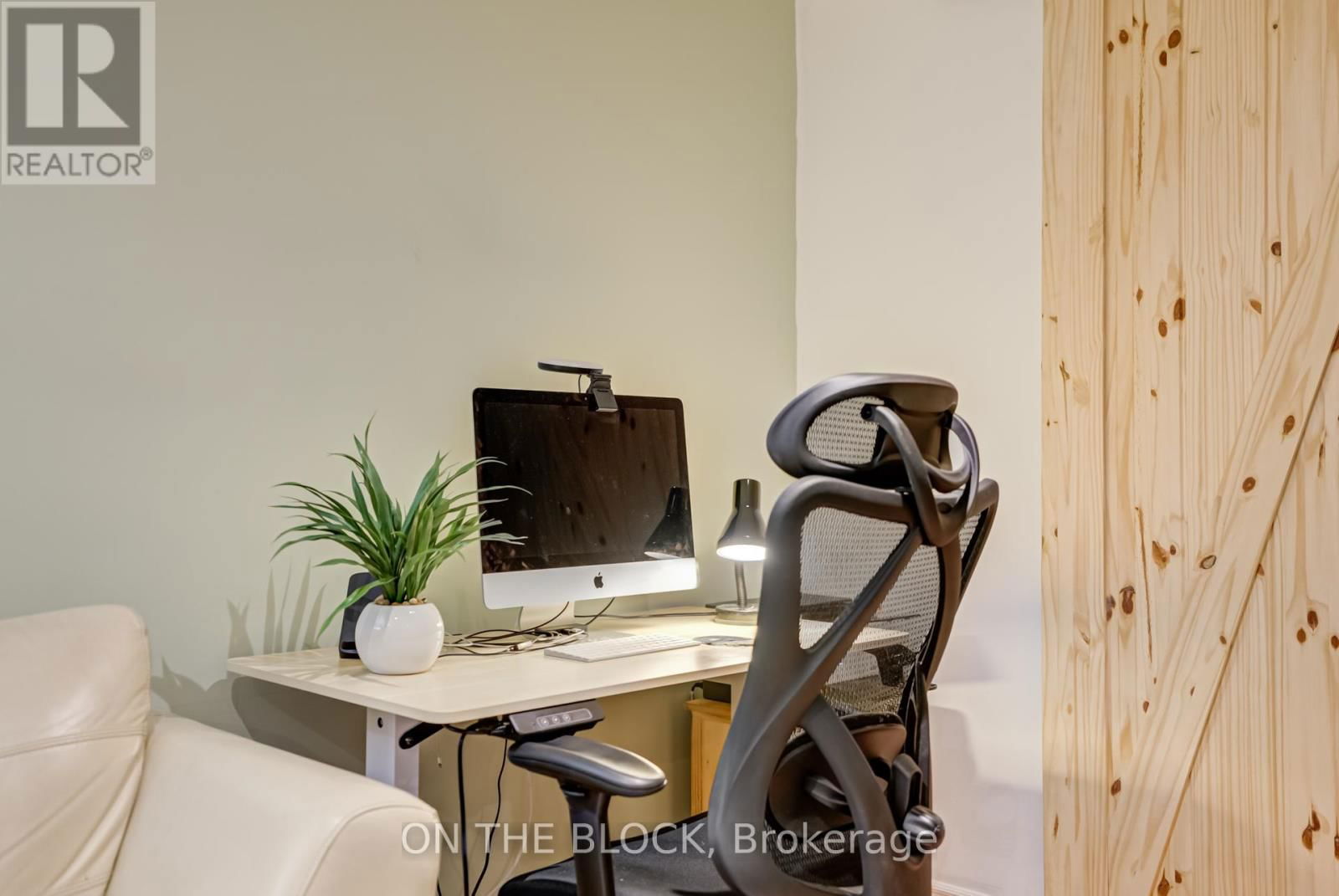 4 - 224 ROSEMOUNT AVENUE Image 28