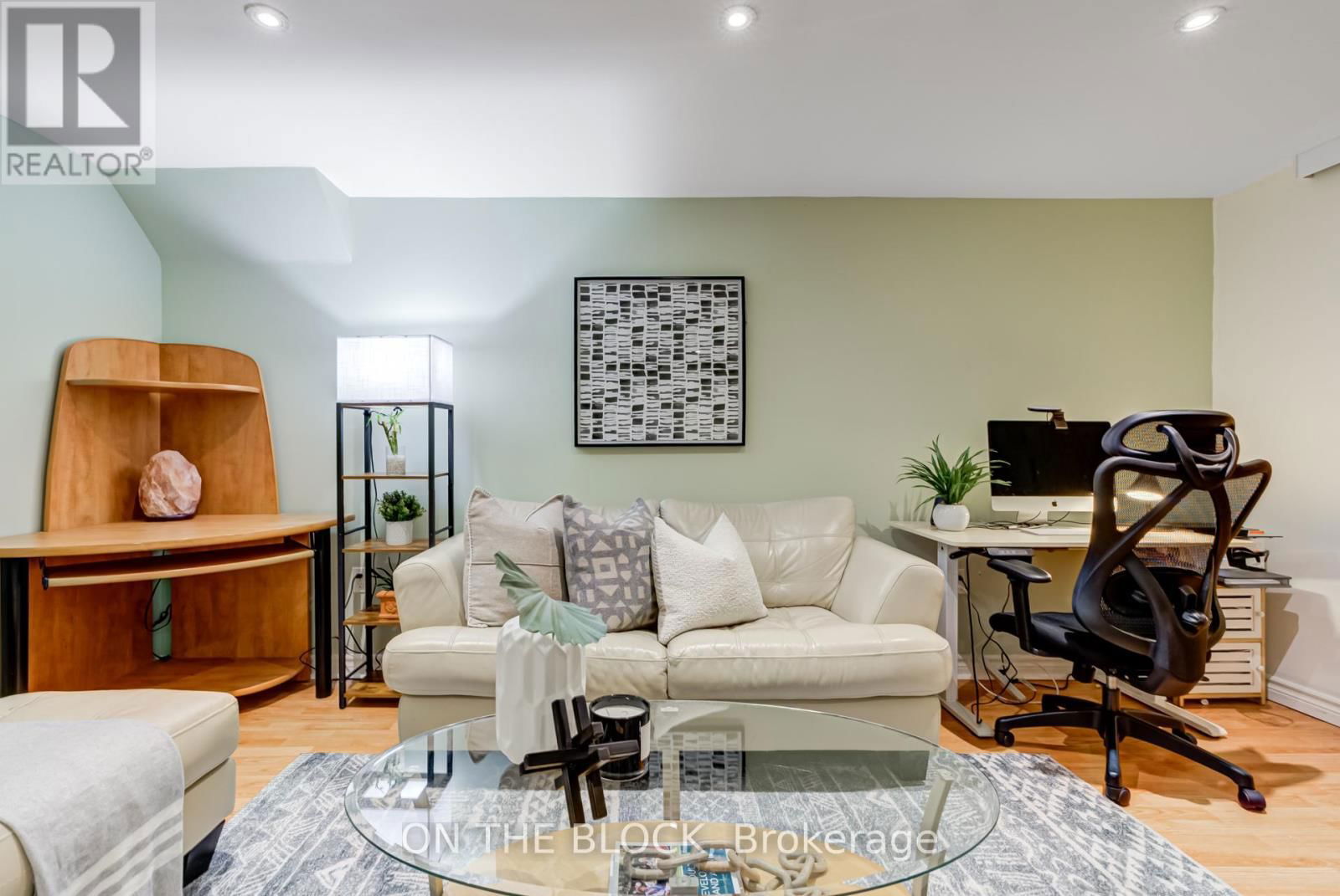 4 - 224 ROSEMOUNT AVENUE Image 37