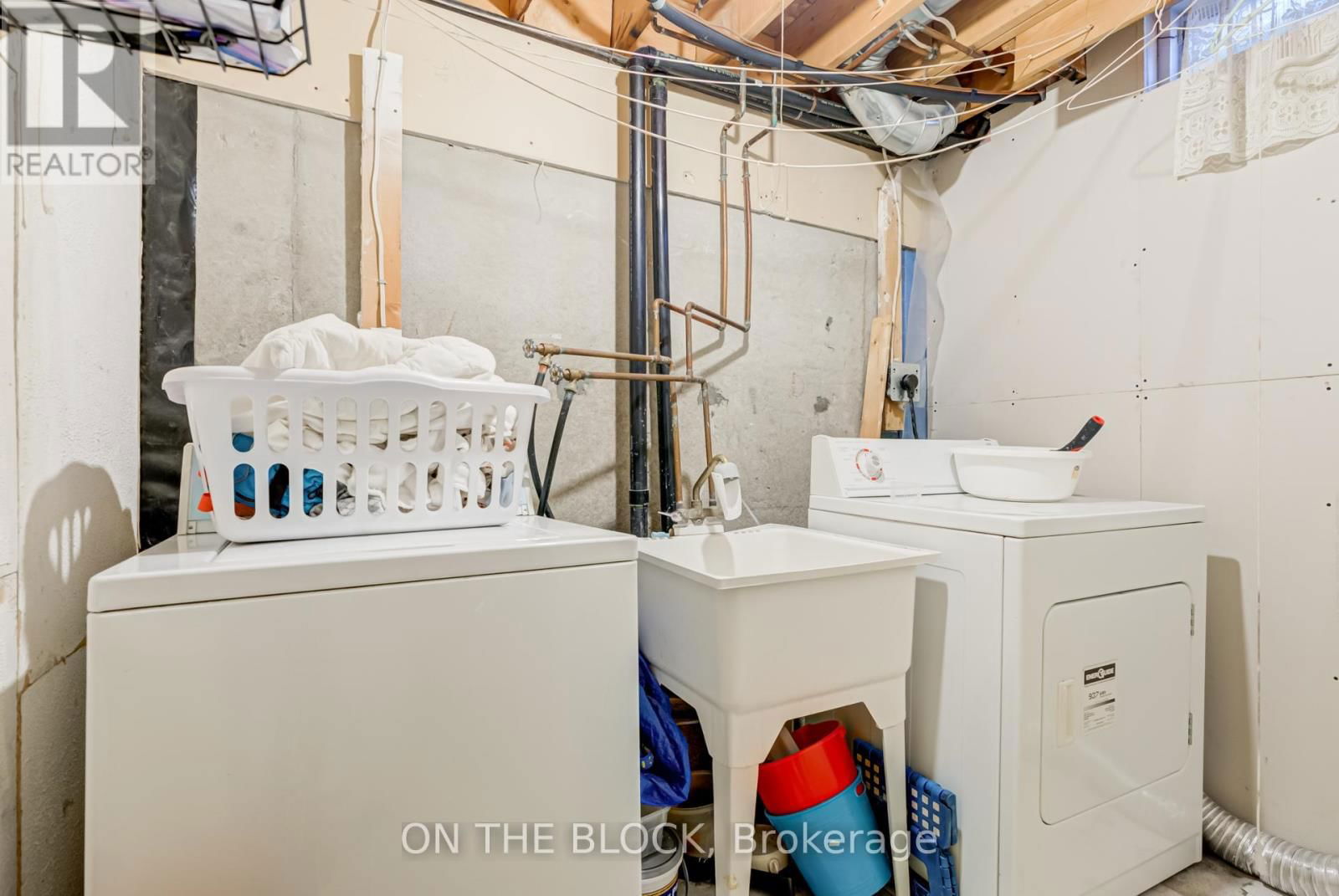 4 - 224 ROSEMOUNT AVENUE Image 38