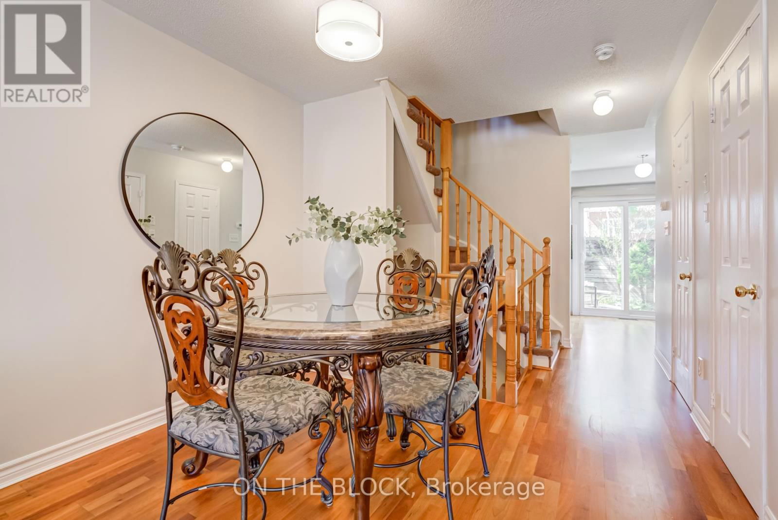 4 - 224 ROSEMOUNT AVENUE Image 9