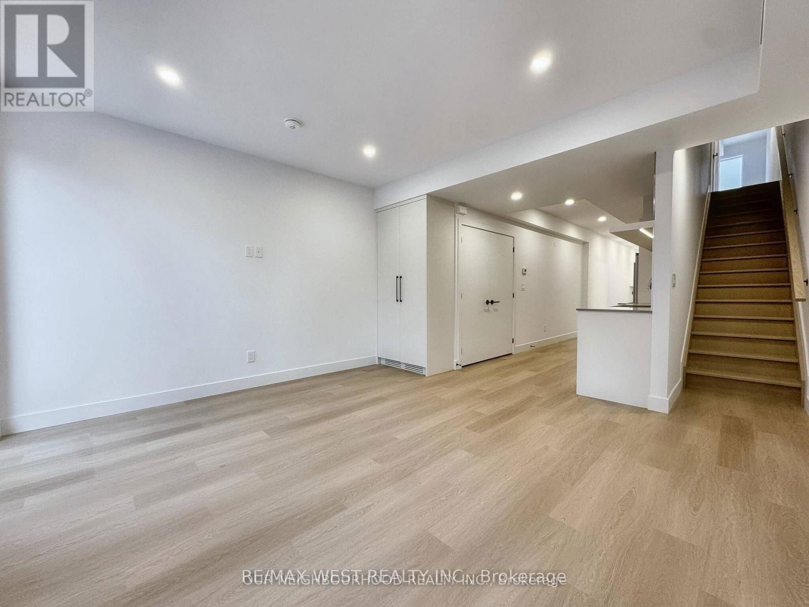 B - 49 MORNINGSIDE AVENUE Image 14