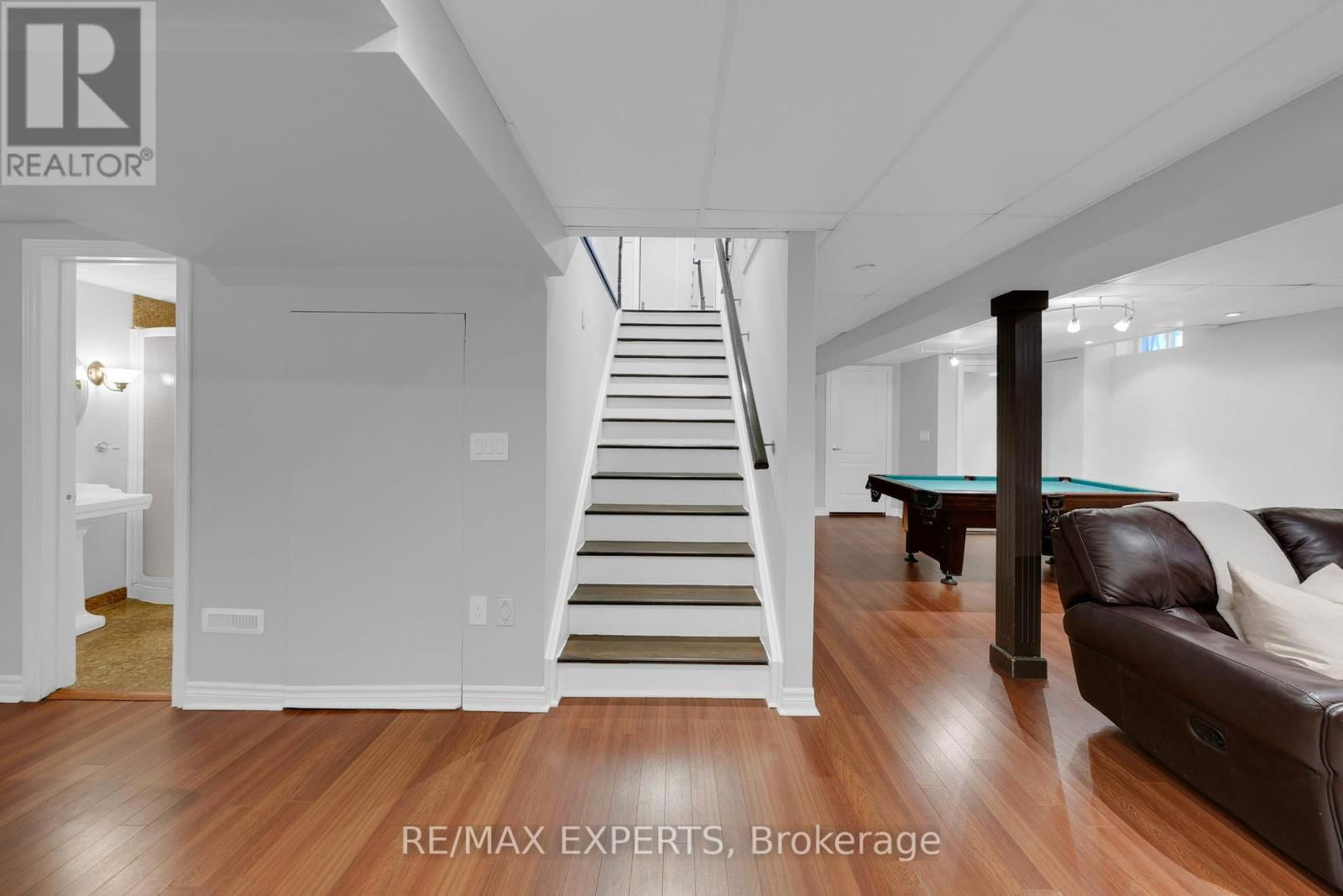 36 COUNTRY STROLL CRESCENT Image 35