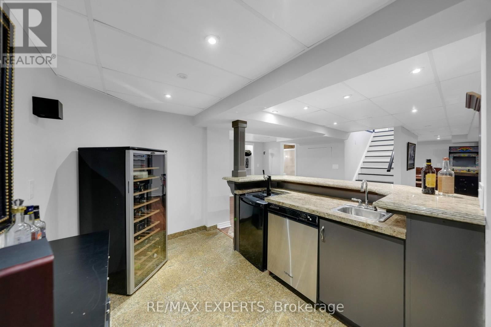 36 COUNTRY STROLL CRESCENT Image 38
