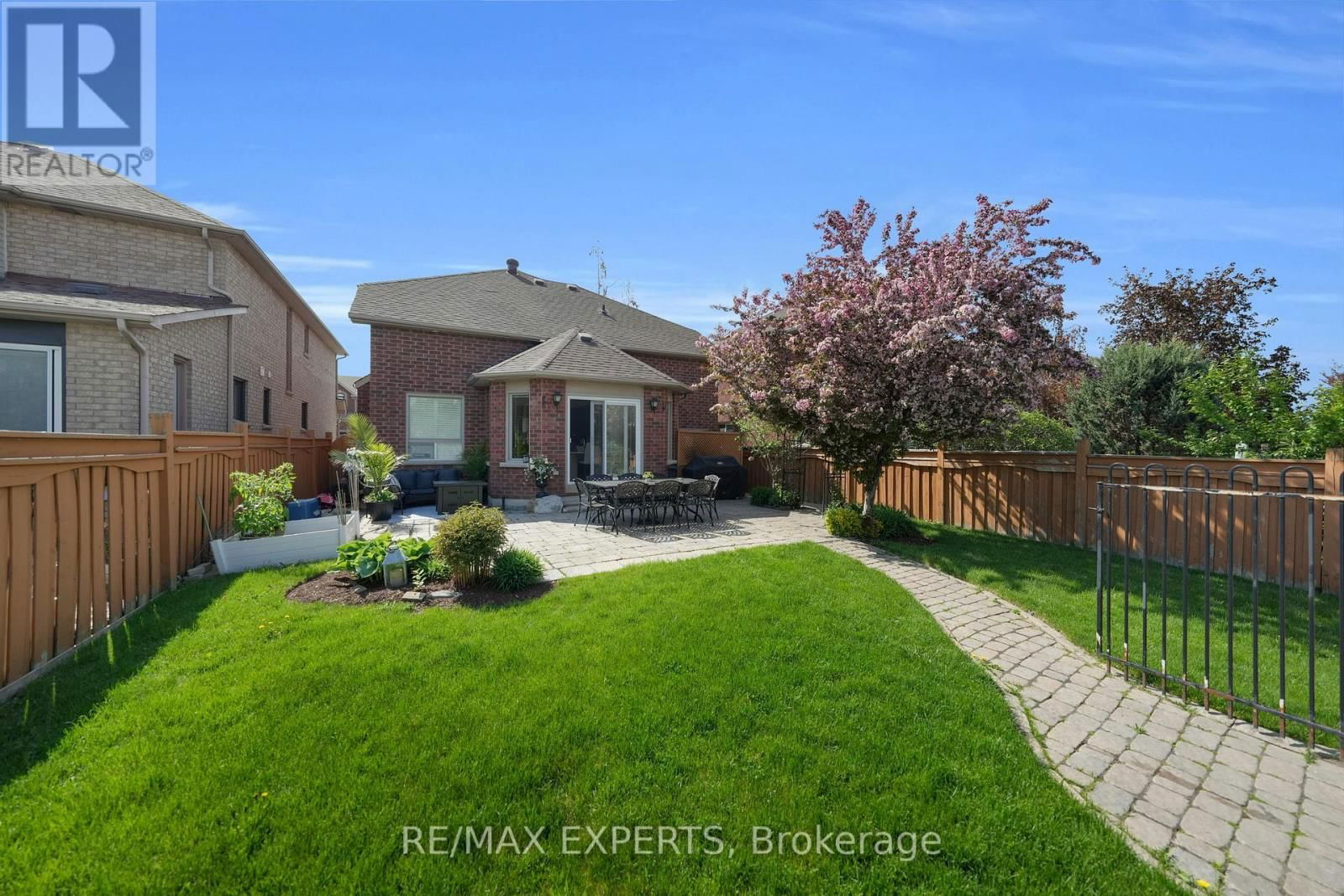 36 COUNTRY STROLL CRESCENT Image 49