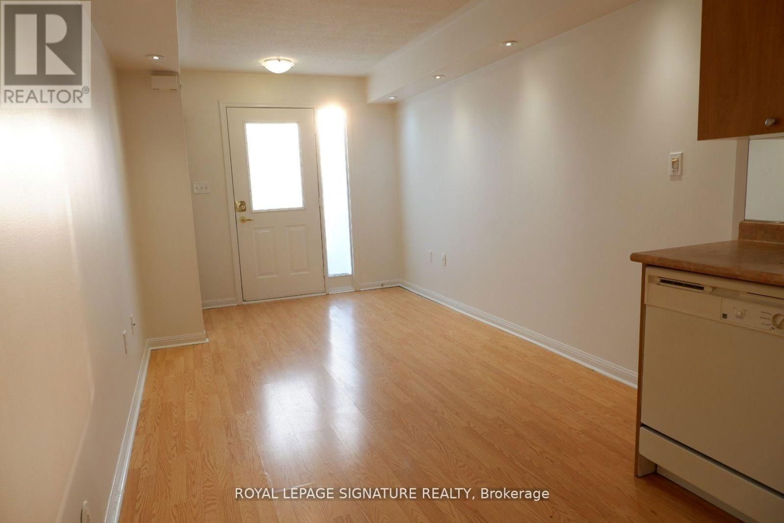 12 - 4620 GUILDWOOD WAY Image 5