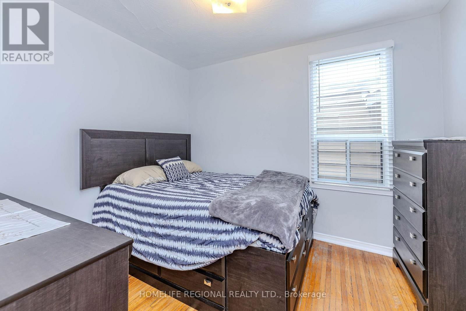 2nd floor - 425 BARTLETT AVENUE Image 14