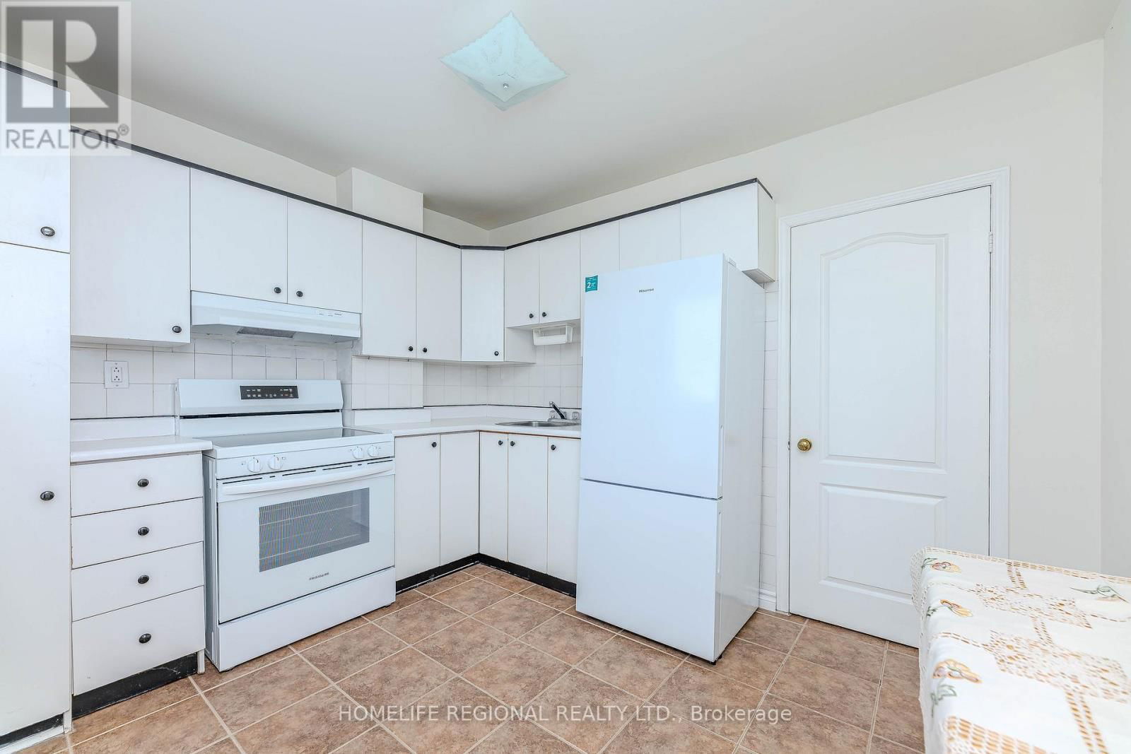 2nd floor - 425 BARTLETT AVENUE Image 6