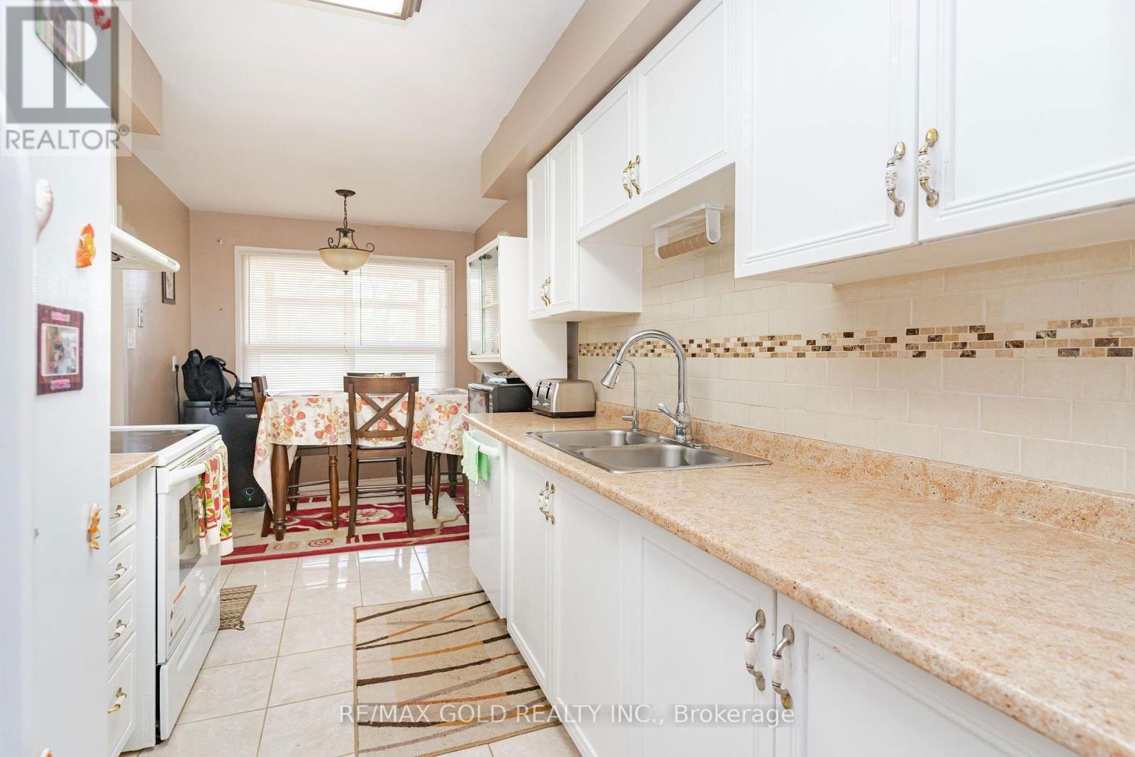 46 DONNA DRIVE Image 9