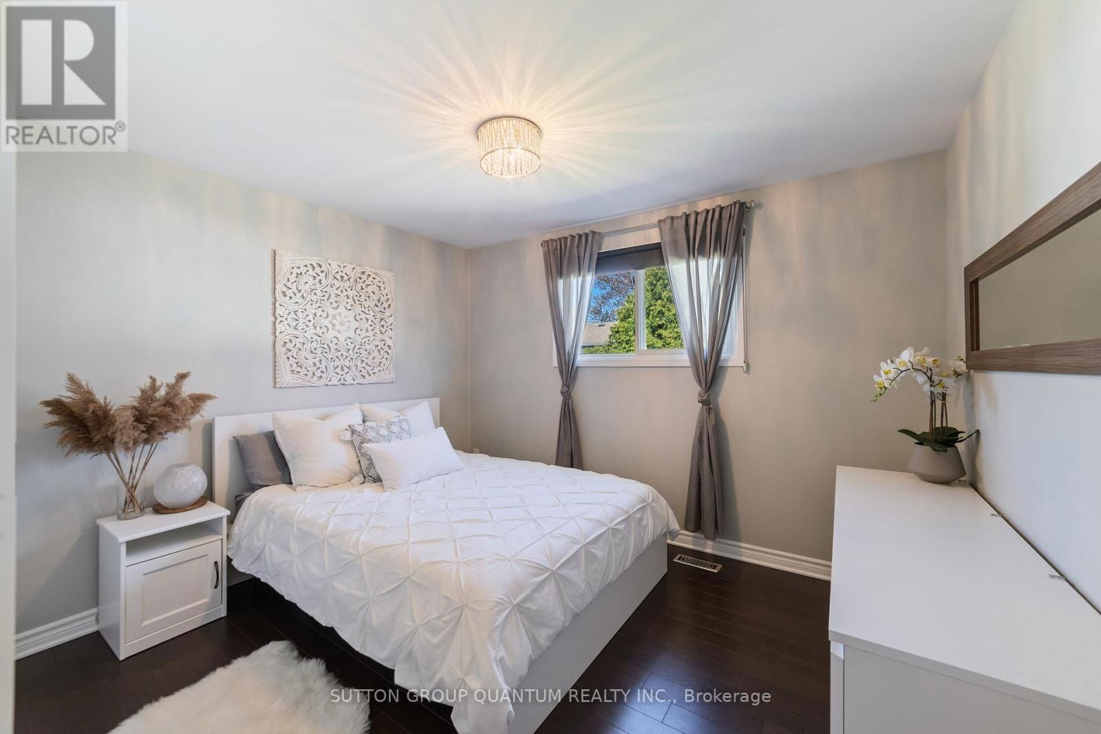 44 - 5475 LAKESHORE ROAD Image 18
