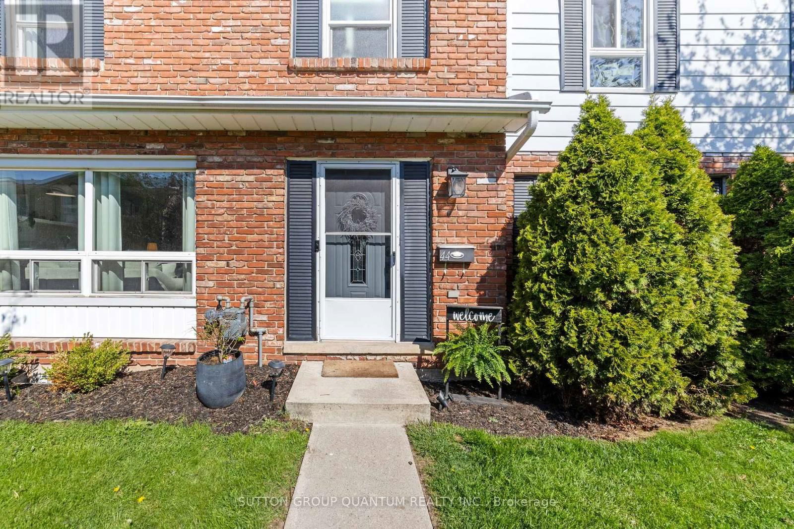 44 - 5475 LAKESHORE ROAD Image 2
