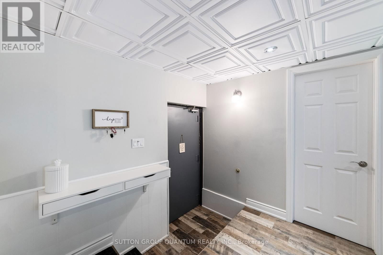 44 - 5475 LAKESHORE ROAD Image 26