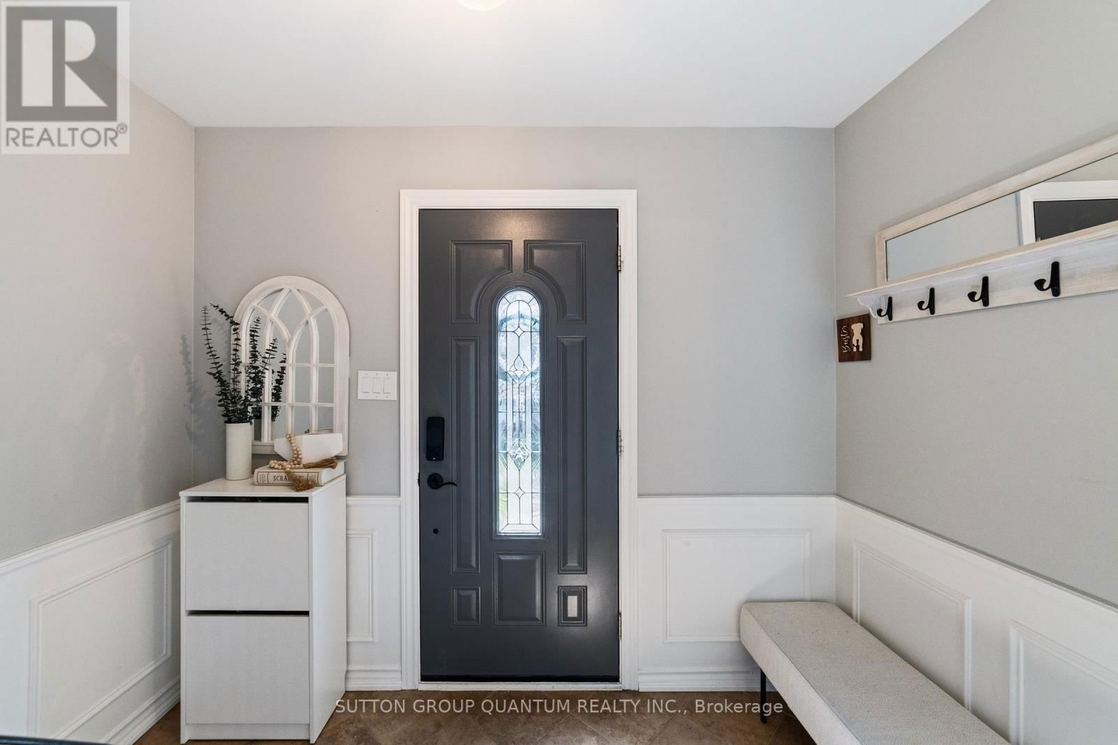 44 - 5475 LAKESHORE ROAD Image 3