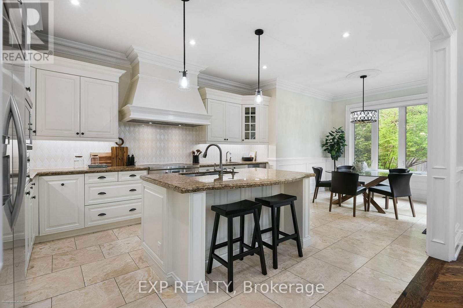 40 HILLDOWNTREE ROAD Image 19