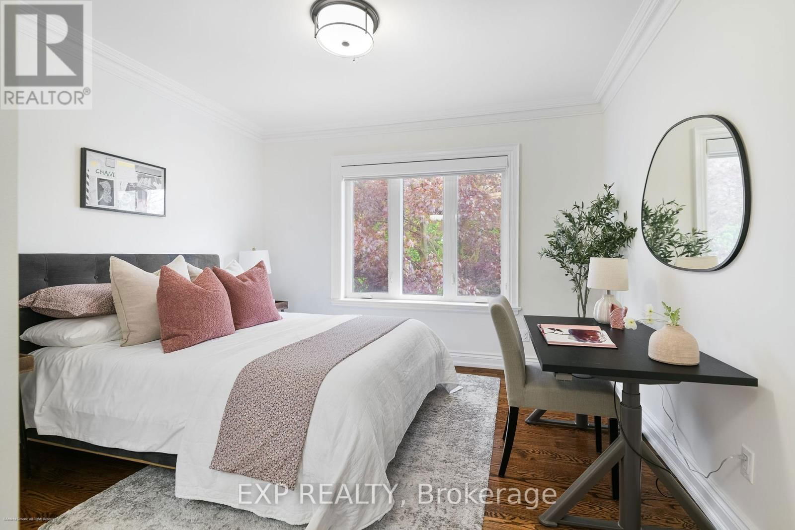 40 HILLDOWNTREE ROAD Image 37
